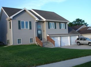 5321 Tree Ridge Trl, Madison, WI 53718