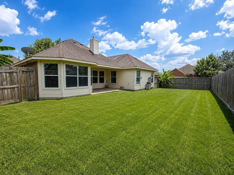 5817 Village Grove Dr — Photo 4