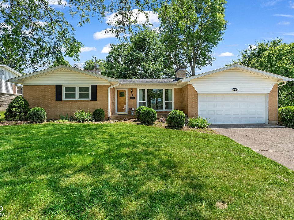 1st image of 8 Paradise Ln