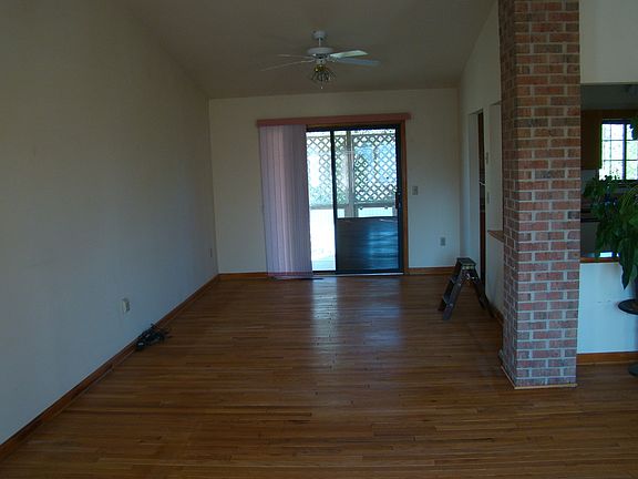 3rd image of 1205 Dewberry Dr