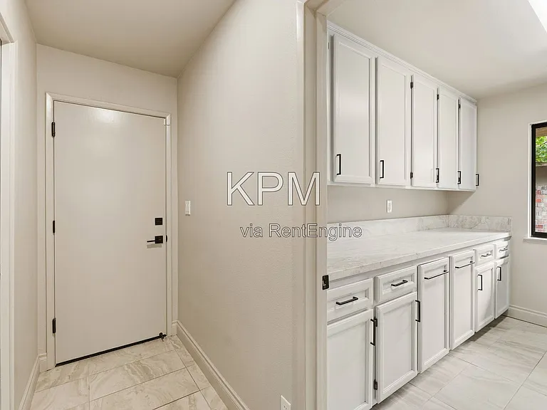3342 Cove Cir — Photo 47