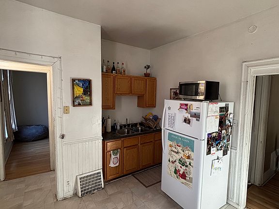 3rd image of 2586 N Murray Ave #A