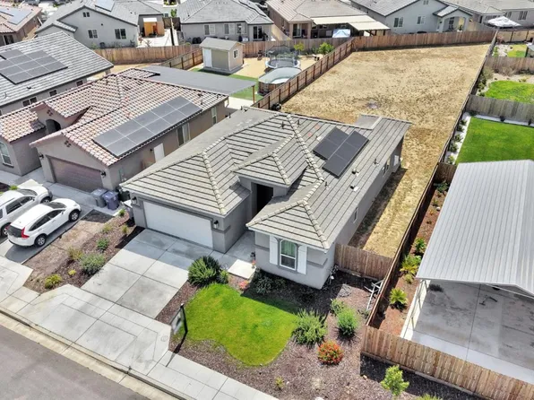 1148 Summit Ct, Madera, CA 93638