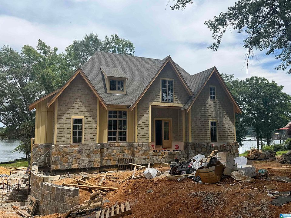 1st image of 105 Rivercrest Ln