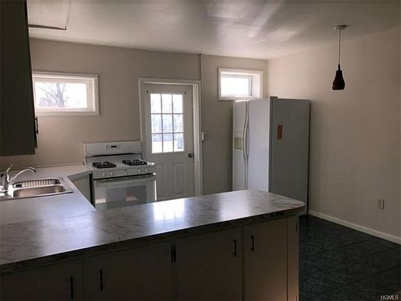 3rd image of 562 South St APT 3