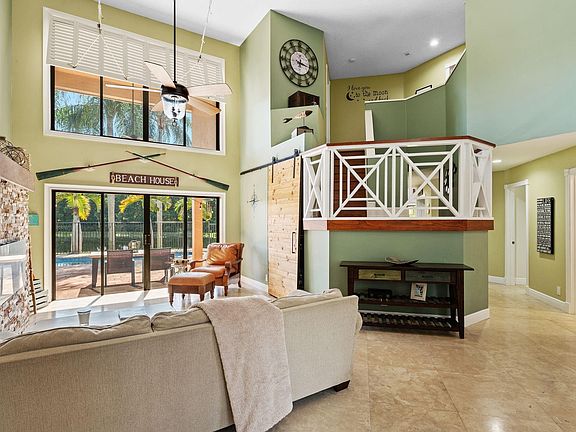 5th image of 1260 Fairfax Court