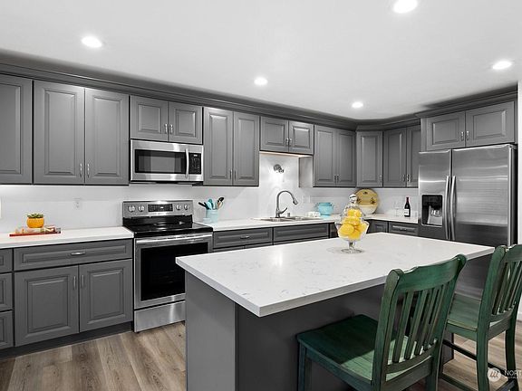 5th image of 4244 Beckonridge Dr W