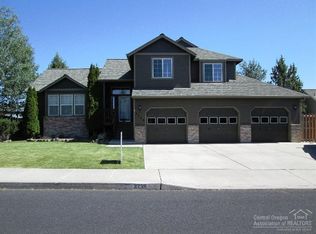 3238 SW 35th St, Redmond, OR 97756