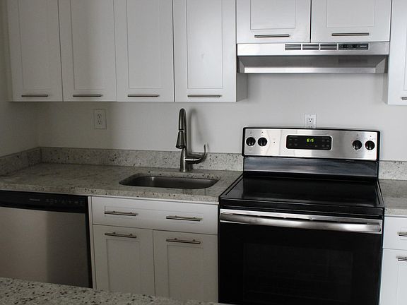 4th image of 1348 15th St #15S