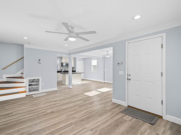 5th image of 37 Tyndall Ave