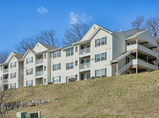 1636 King Ct, Green Brook Twp., NJ 08812