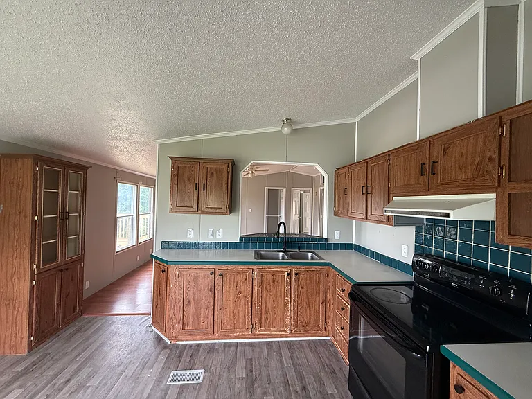 125 Middle Ave #40 — Photo 9