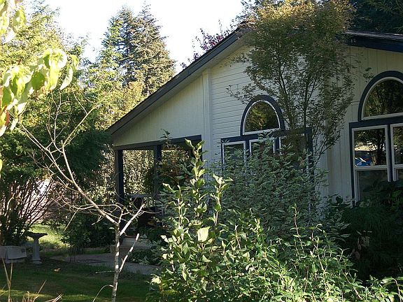 5th image of 129 Wyoming Dr