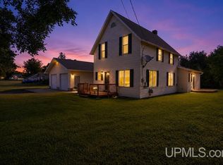 4316 D Rd, Bark River, MI 49807