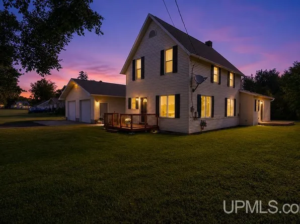 4316 D Rd, Bark River, MI 49807