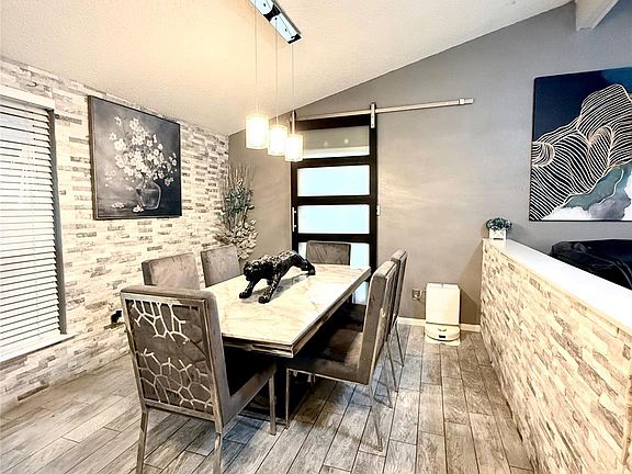 3rd image of 17314 Huntersglen Cir