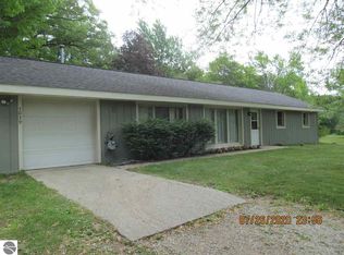 5039 N Crosby Rd, Cadillac, MI 49601