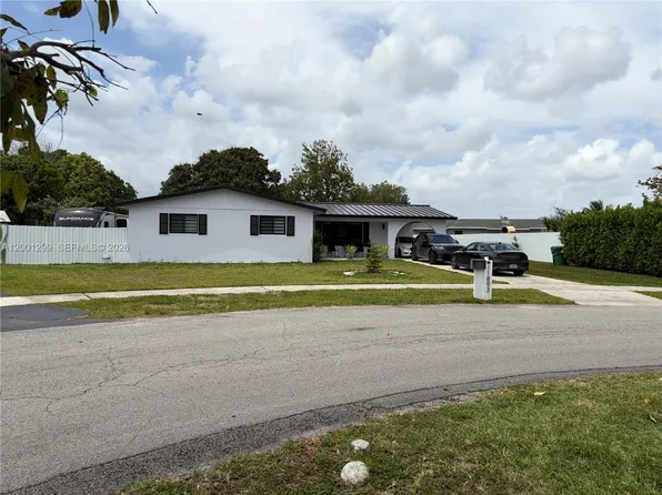 11893 SW 197th St, Miami, FL 33177