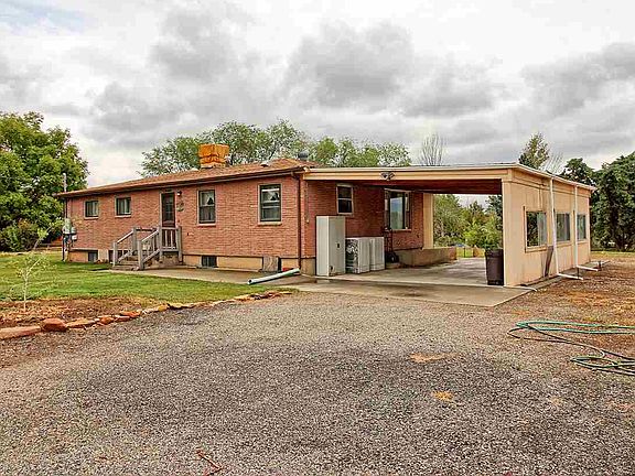 3rd image of 2641 Cottonwood Dr