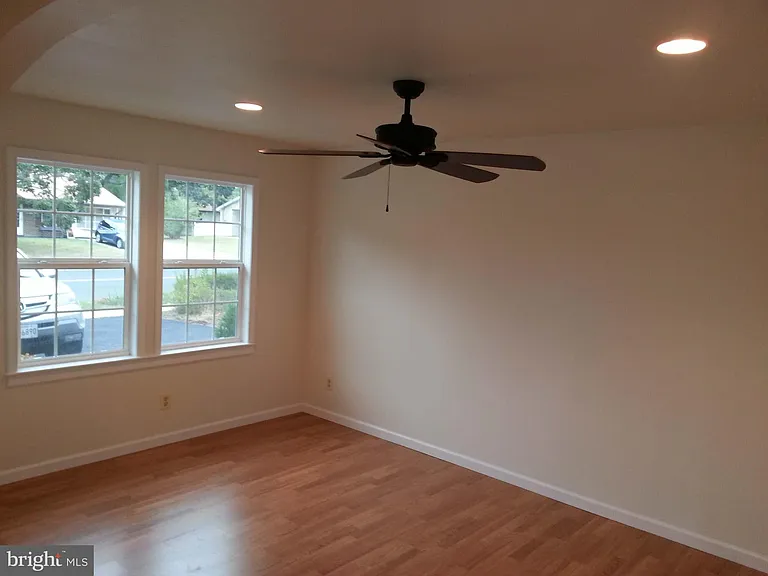 326 Garner Ave — Photo 5