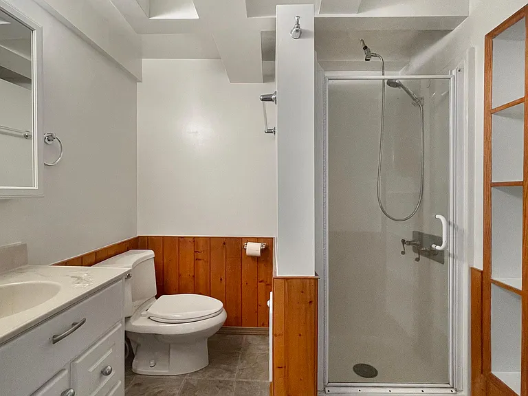 913 N 6th St #6 — Photo 16
