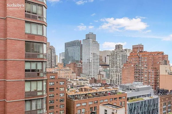 Sold by Sotheby's International Realty | media 13