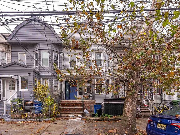 3rd image of 294 Ege Ave #G