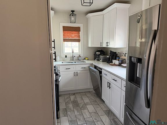 4th image of 809 Pate St