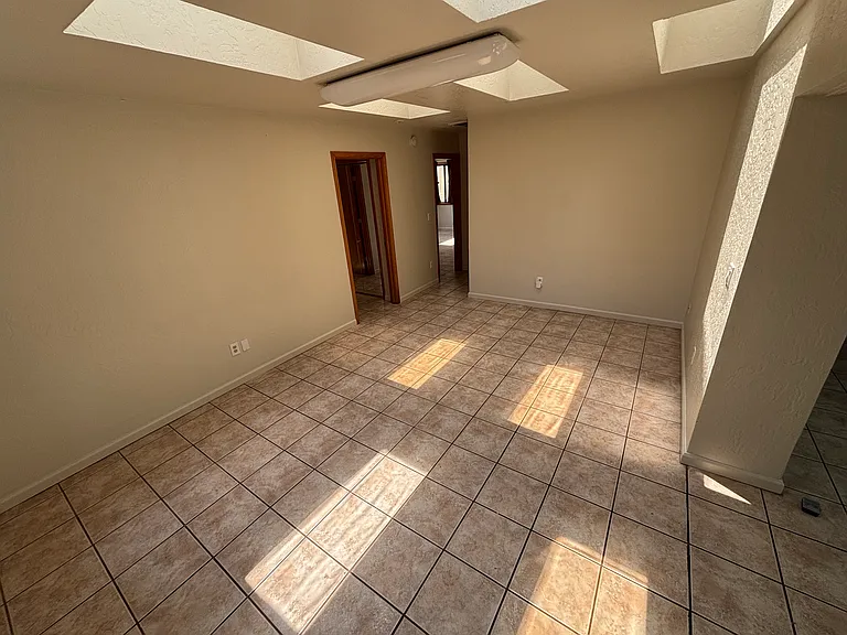 3448 S Litzler Dr — Photo 26