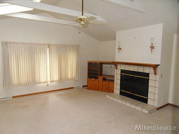 4th image of 131 N Tilden Ave