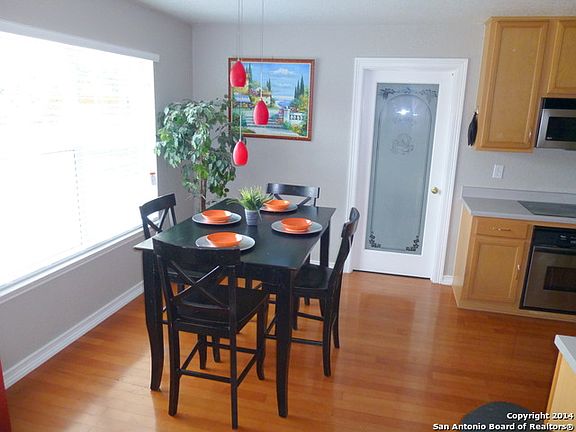 2nd image of 302 Las Puertas