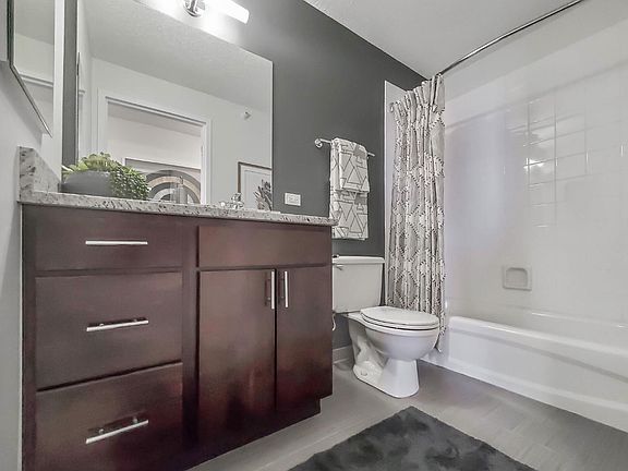 4th image of 7 E Superior St #4205