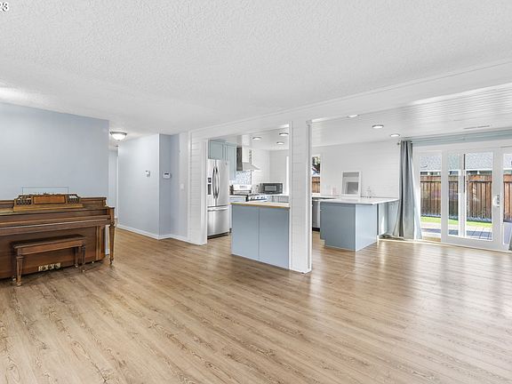 5th image of 13007 NE 6th Ct