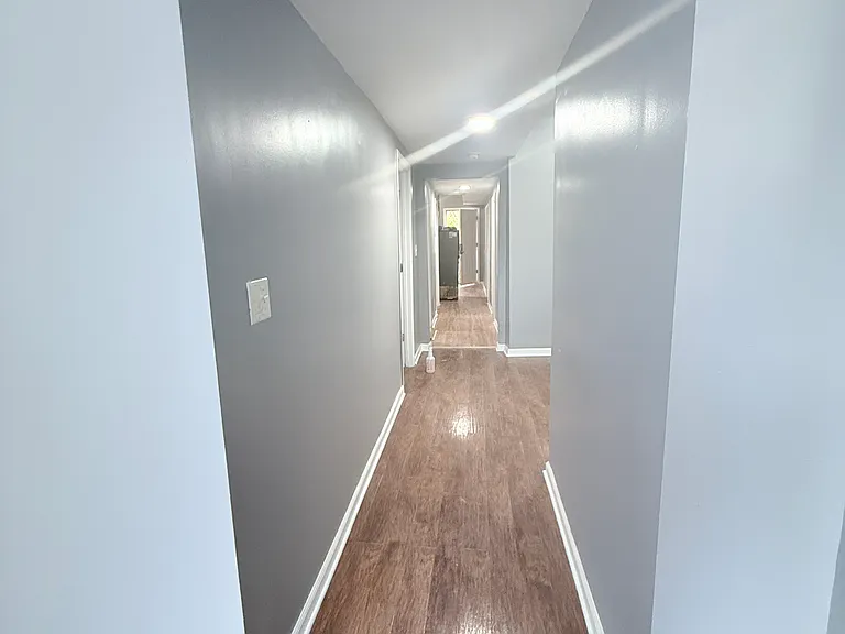 2 Floor — Photo 8