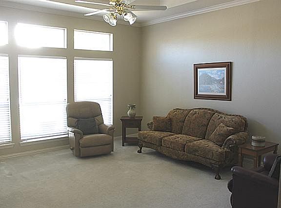 4th image of 384 Sandhill Dr