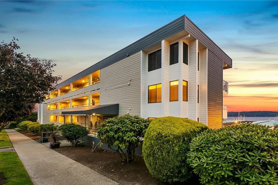 1st image of 22609 6th Ave S APT 301