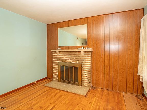 5th image of 11817 Lincoln Way NW