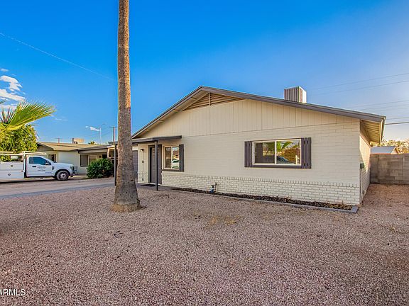 3rd image of 2301 E ALPINE Avenue E