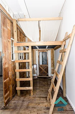 Rented by EXR | media 25