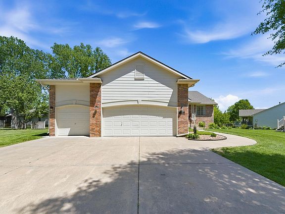 3rd image of 237 S Maple Dunes Ct