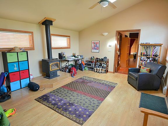 3rd image of 362 N Chipmunk Cir