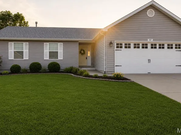 117 Falcons Crest Dr, Wright City, MO 63390
