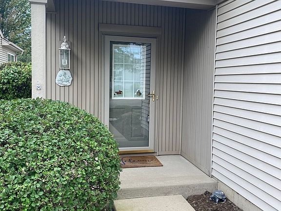 3rd image of 13635 Wilshire Way