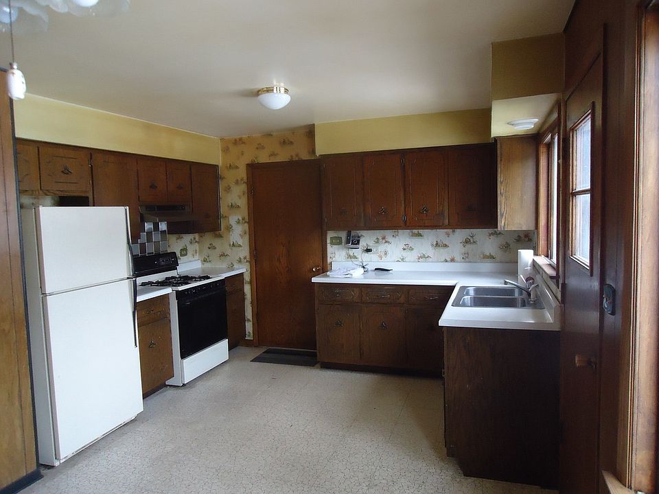 2nd image of 12351 Natchez Ave