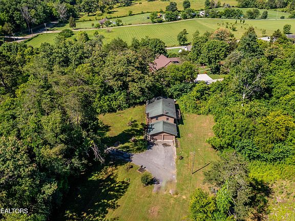 3rd image of 2051 Calderwood Hwy