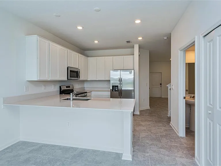 3227 Laurent Loop — Photo 5