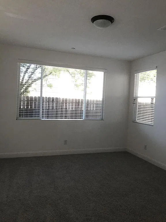 3 bed, 2.5 bath, 2254 sqft, $2,930 — Photo 4