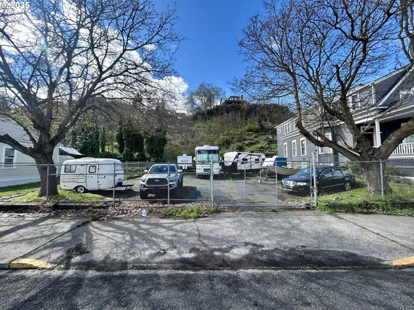 512 E 4th St, The Dalles, OR 97058