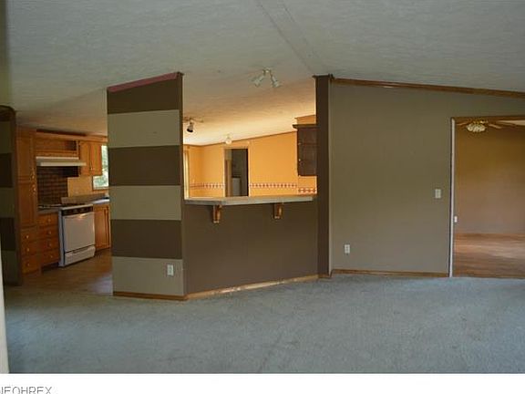 4th image of 2244 Harbor Hill Dr