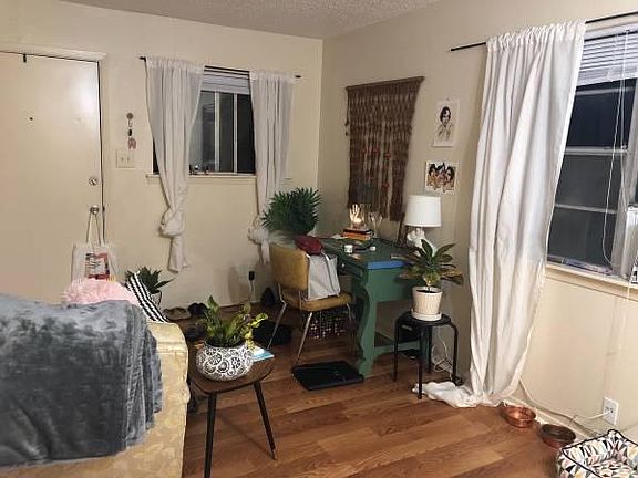 3rd image of 906 W Mary St APT C